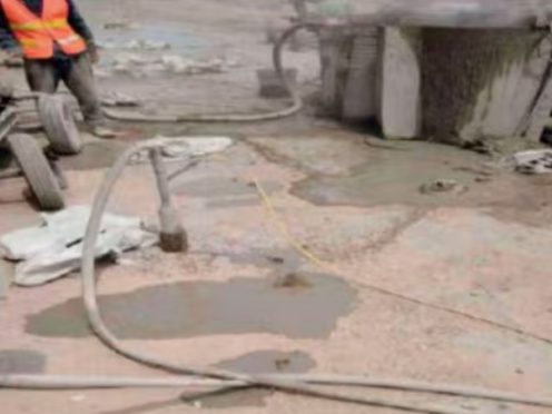 南昌水泥混凝土路面板底注浆技术 路面脱空注浆整治方案