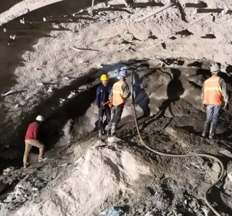 南昌拱顶带模注浆料的施工流程及注意事项